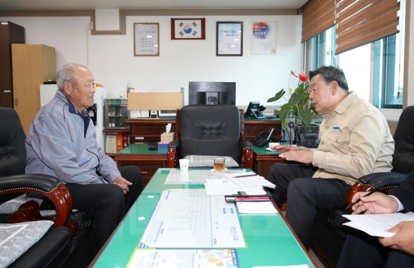 지난 29일 고남면에서 열린 ‘현장 군수실’ 모습.