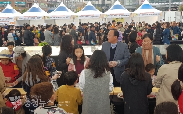 조상호 세종시 정무부시장을 비롯한 시민들 싱싱밥상