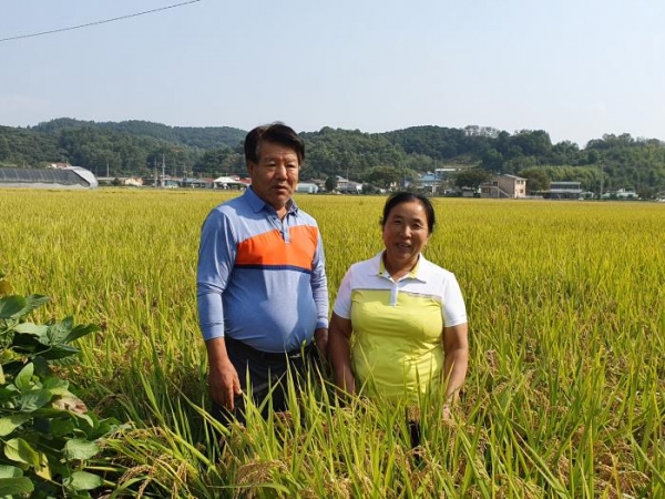 홍영재, 윤연옥 부부