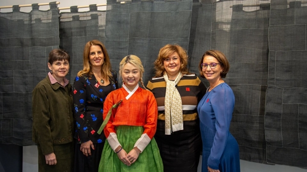 유네스코 문화유산 한산모시, 캐나다에서 섬세한 아름다움 선보여