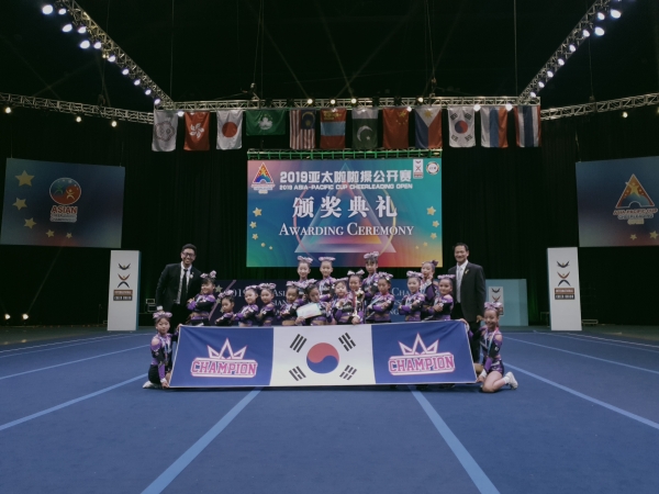 대전학생 치어리딩 팀(챔피언 티니)이 2019 아시아퍼시픽컵 치어리딩 오픈대회에서 은메달 수상