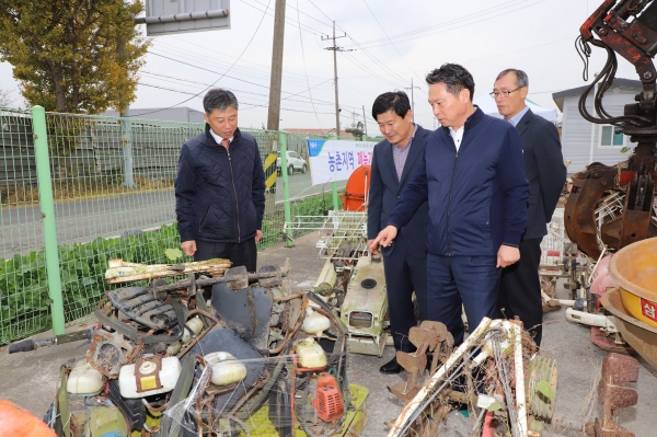 조소행 본부장은 보령시 청소면 농촌마을에서 정낙선 농협보령시지부장, 전익수 청소농협조합장, 이기혁 청소면장 등과 함께 폐농기계수거 현장을 방문하여 수거상황을 점검했다.