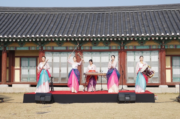 지난 16일 해미읍성에서 열린 퓨전국악공연