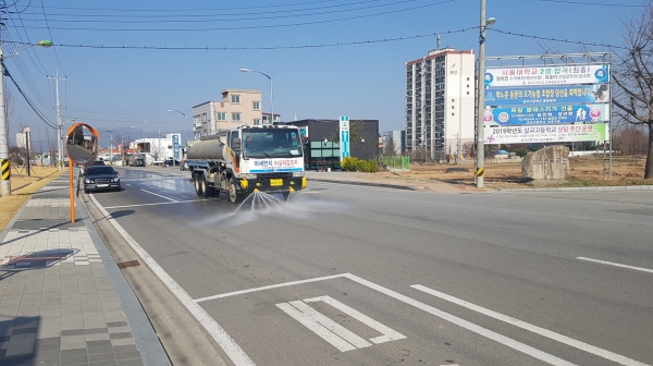 미세먼지 대응 노면청소차량 모습