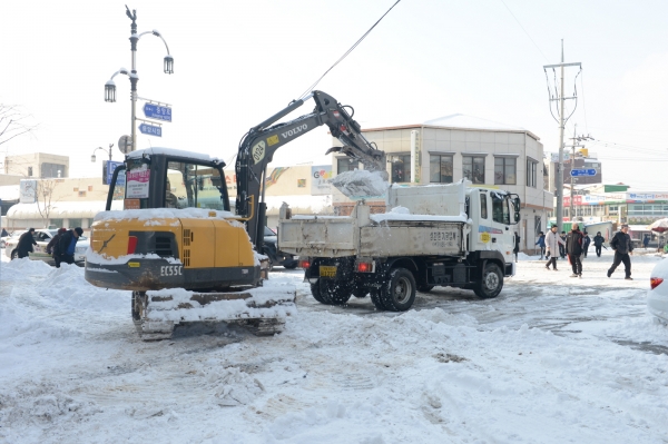 지난해 부여군 제설작업 장면