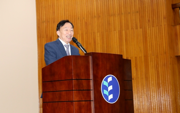 ‘부모-자녀 공감 소통을 위한 학부모 특강’을 진행하고 있는 설동호 교육감