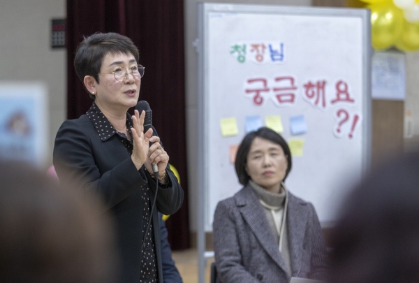 대덕구 민주시민교육 평가 워크숍과 토크 콘서트에 참석한 박정현 대덕구청장