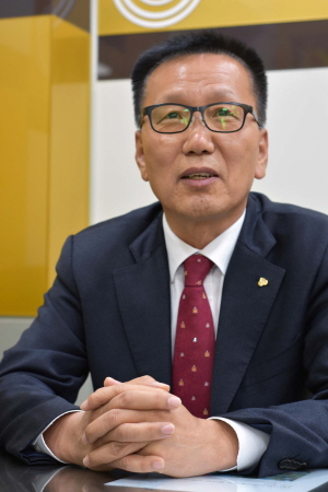 홍순경 초대 장항주민자치회장