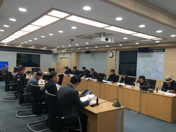 공공비축미곡 매입품종 선정심의위원회 장면