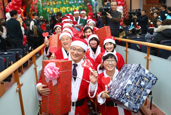 산타발대식 모습