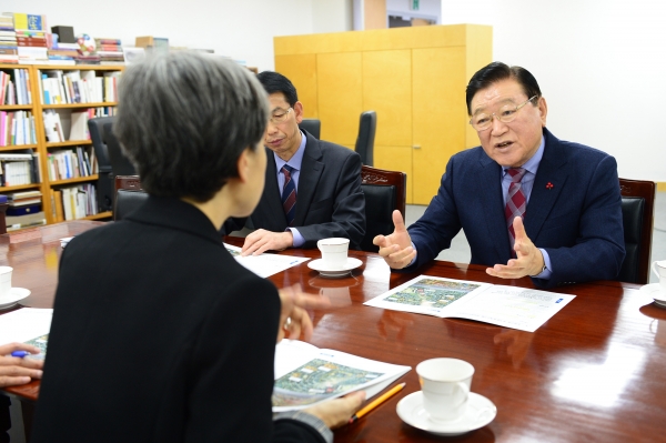 김석환 홍성군수 문화재청 방문 모습