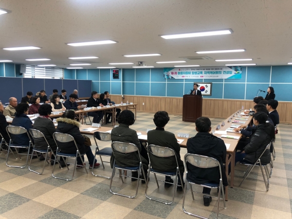 예산군지역사회보장협의체 협력기관 현판 전달식 후 배규희 위원장이 인사말씀을 하는 모습