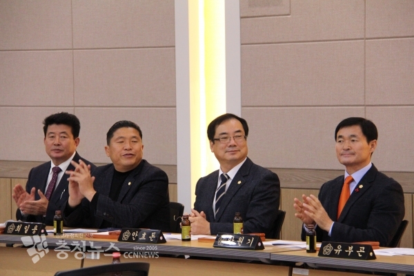 장갑순 최 용 안효돈 안원기