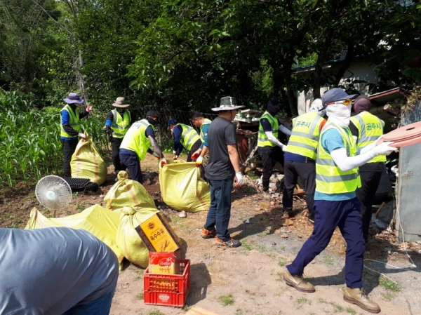 깨끗한 공주 아름다운 마을만들기_독거노인가정 방문