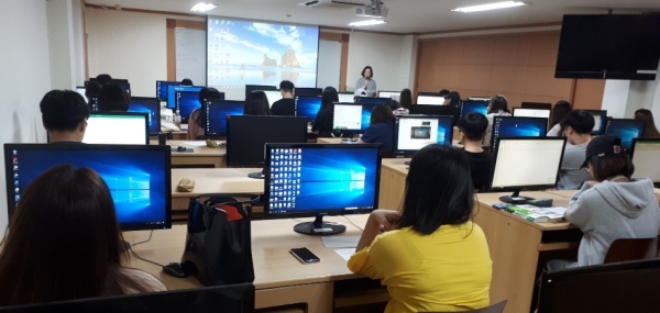 배재대 대학일자리본부가 학생 취업 역량 강화를 위해 겨울방학 중 3개 자격증 과정을 운영한다. 사진은 MOS 자격증 과정 강의 모습.