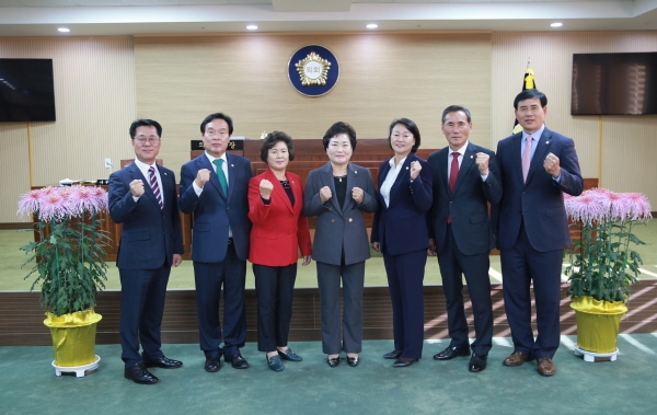 8대 청양군의회 의원들