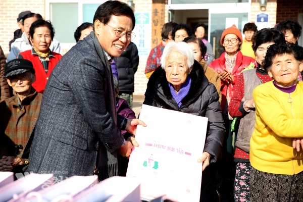 고칠진 세종도시교통공사 사랑의 물품 전달 / 충청뉴스 최형순 기자