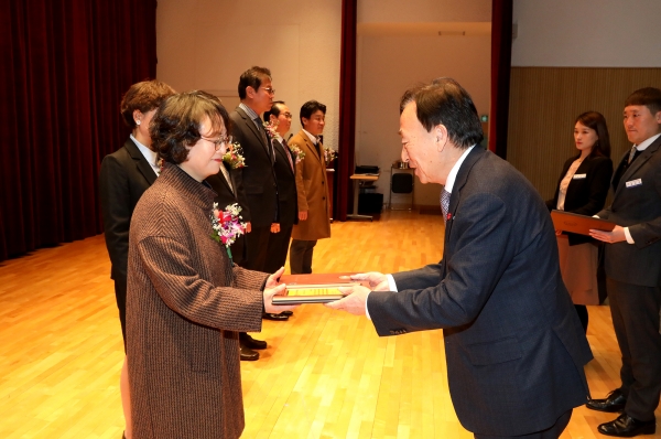 2019년 하반기 정부포상 전수 및 한밭교육대상 수여식 개최