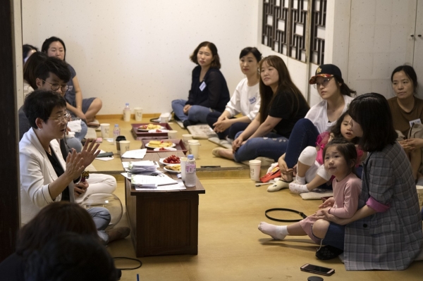 박정현 대덕구청장은 2019년 한 해 동안 ‘걱정말아요 대덕’ 토크콘서트를 통해 다양한 주민과의 소통의 시간을 가졌다. 걱정말아요 대덕 현장 모습