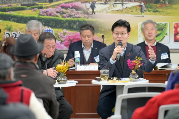 김정섭 공주시장,  신풍면 시민과의 대화 모습