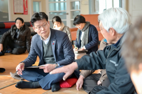 김정섭 시장, 국고개 효심당 마을회관 현장 방문 모습