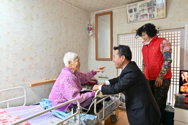 박정현 부여군수, 읍면 순방 최고령 어르신 신년세배