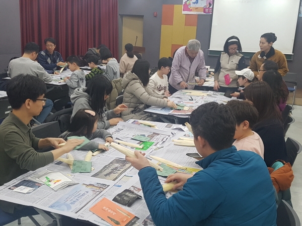 국립부여박물관 윷만들기 체험