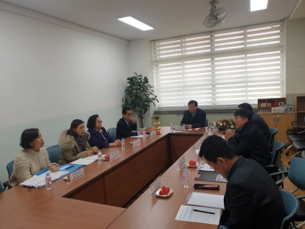 22일 충남여중을 방문해 학교 미세먼지 대응상황 점검