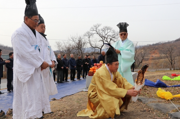 내산면 주암리 은행나무 행단제 거행 모습