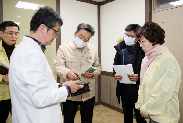 가세로 군수 신종 코로나바이러스 관련 보건의료원 방문