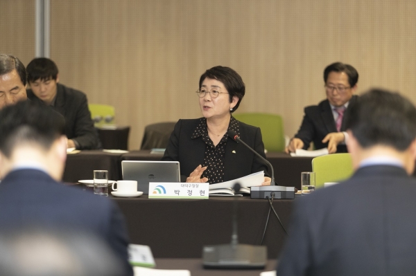 ‘에너지정책 전환을 위한 지방정부협의회’ 2020년 정기총회에서 발언하고 있는 박정현 대덕구청장