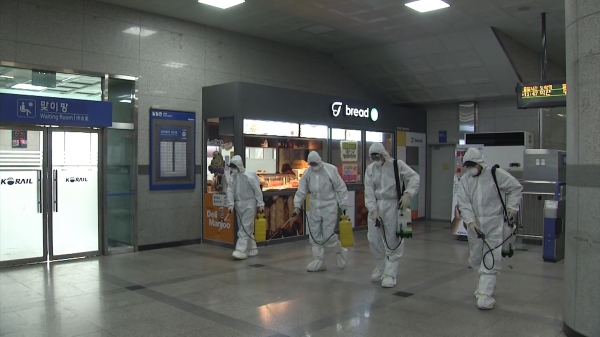 온양온천역 등 방역활동을 펼치고 있다.