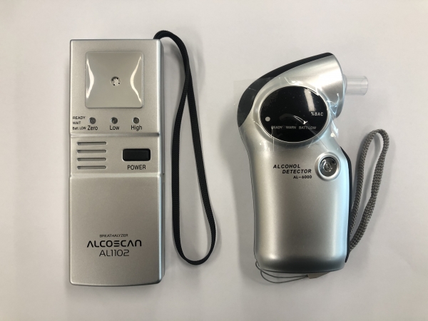대전 중구에서 안전한 교통문화 정착을 위해 구입한 음주감지기(왼쪽), 음주측정기(오른쪽)
