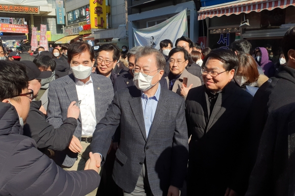 문재인 대통령 아산시장 방문