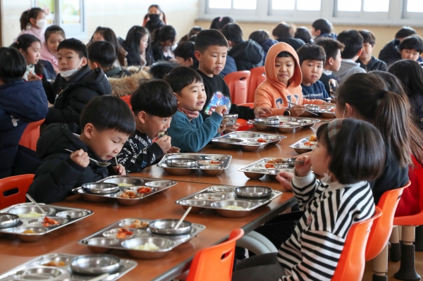 원당초등학교 급식장면
