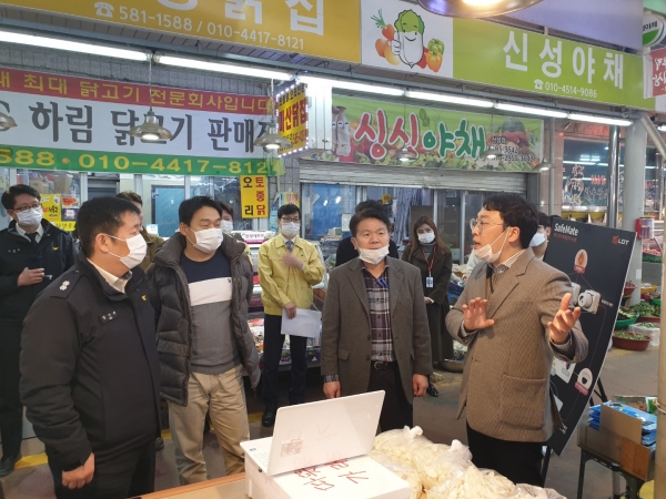 전통시장 화재알림시설 설치 및 점검 모습