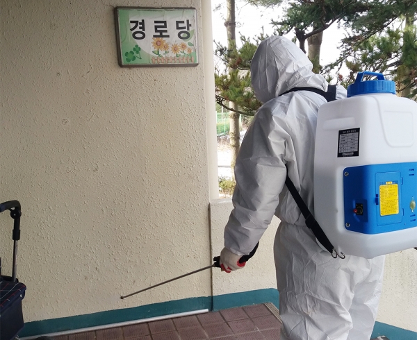 경로당 방역 모습