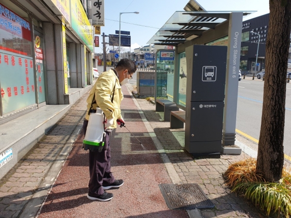 동행정복지센터 버스정류장 방역