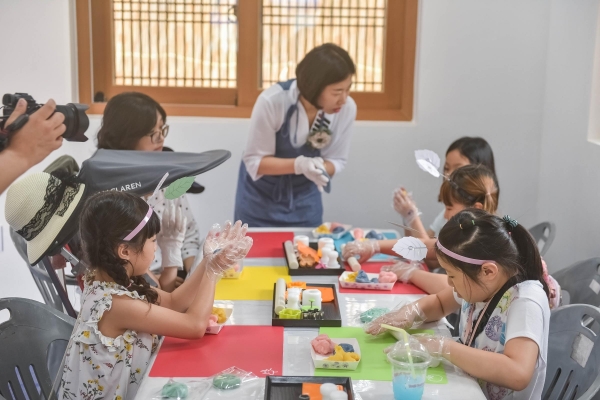 제31회 한산모시문화제 체험프로그램 및 공연단체 공모 (지난 29회 모시문화제 모시맘놀이터 사진).
