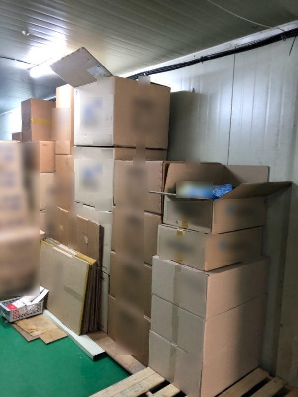 대전 마스크 유통업체의 마스크 대량 보관 모습