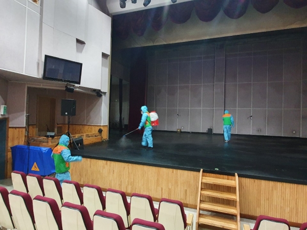 자율방재단 방역 봉사활동 장면