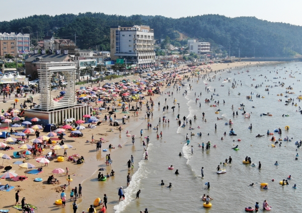 지난해 만리포해수욕장 개장 모습