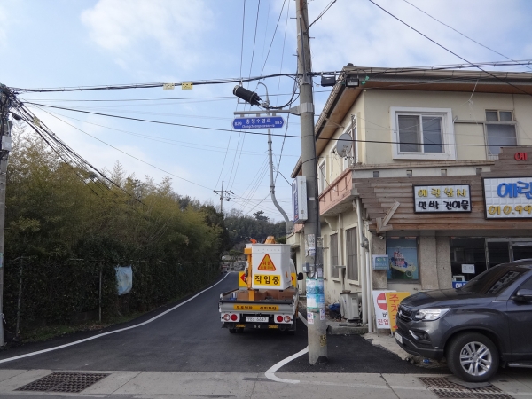 보행자용 도로명판 설치장면