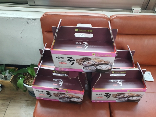 천안도솔로타리클럽 약선죽 전달)