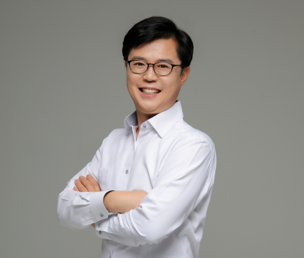 '꿈꾸는 청춘' 진행을 맡은 방송인 김경훈 씨