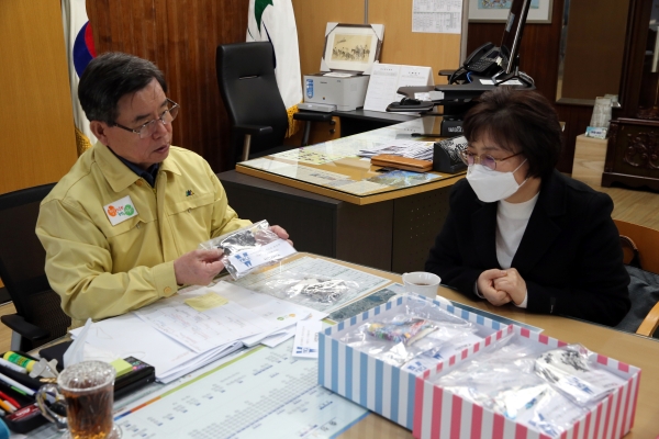 코로나19 위기 극복  기업, 기관, 단체 등 지역 내 위기 극복 성금, 물품 기탁 모습