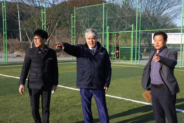문정우 금산군수 체육시설 현장 방문 모습