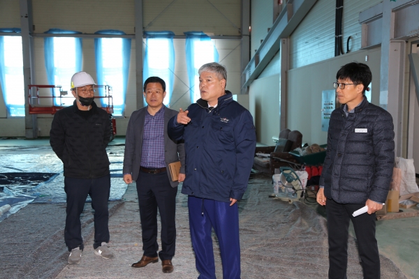 문정우 금산군수 체육시설 현장 방문 모습