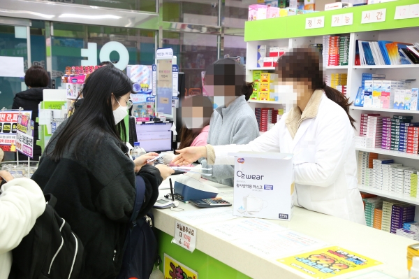 '공적마스크 판매 시간 통일' 시민 불편 줄어