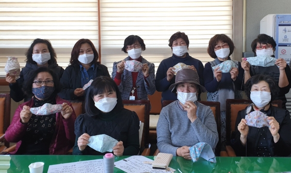 재능 기부를 통한 마스크 100개 제작